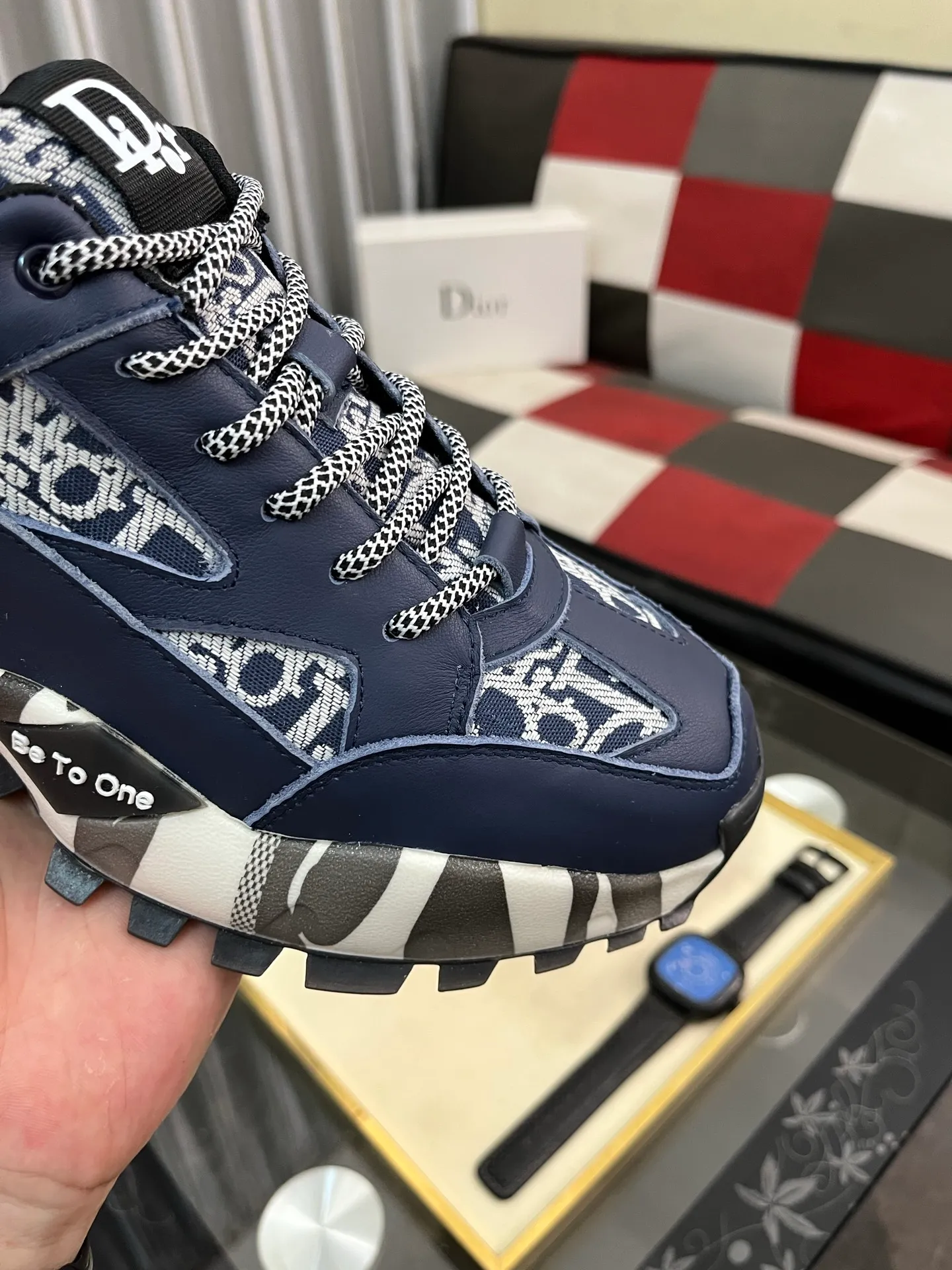 Men's Men's Shoes💰458⌚️⌚️Dior unique modern style sneakers. Counter purchasing 🏃casual leather shoes😍😍 original cowhide leather imported from Italy (refuses to discolor and grind feet) soles: original soles specially provided by the original factory, super cool😍 lace up and walk with wind👍 style design ⚠️ super comfortable and wear-resistant original soles. Just like shooting the real thing 🎬The real thing is better Code number: 38-443️⃣Colors available